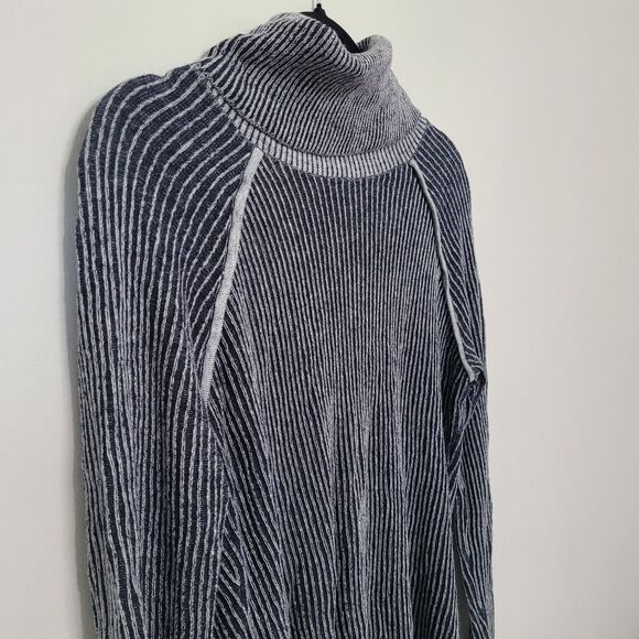 Abercrombie & Fitch Gray Ribbed Knit Turtleneck Sweater Medium Open Back - Picture 1 of 5